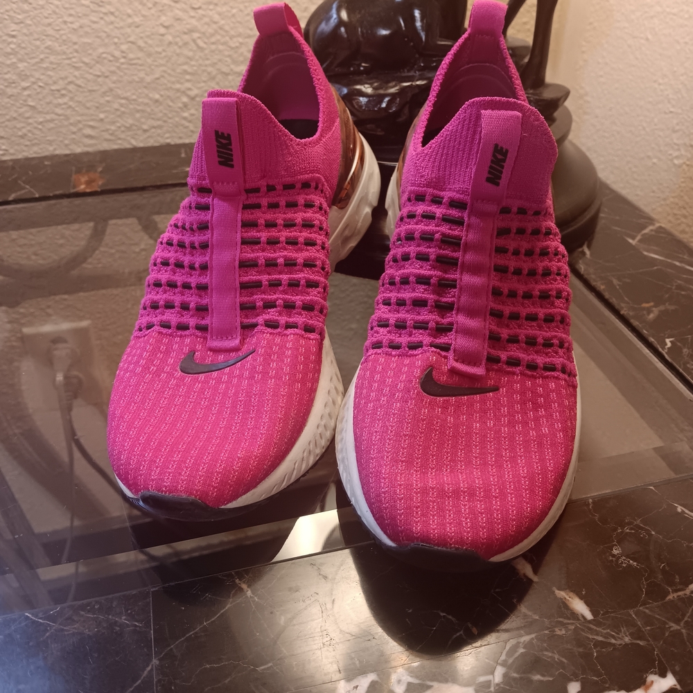 Nike Women's Pink Running Shoes - Picture 4 of 5